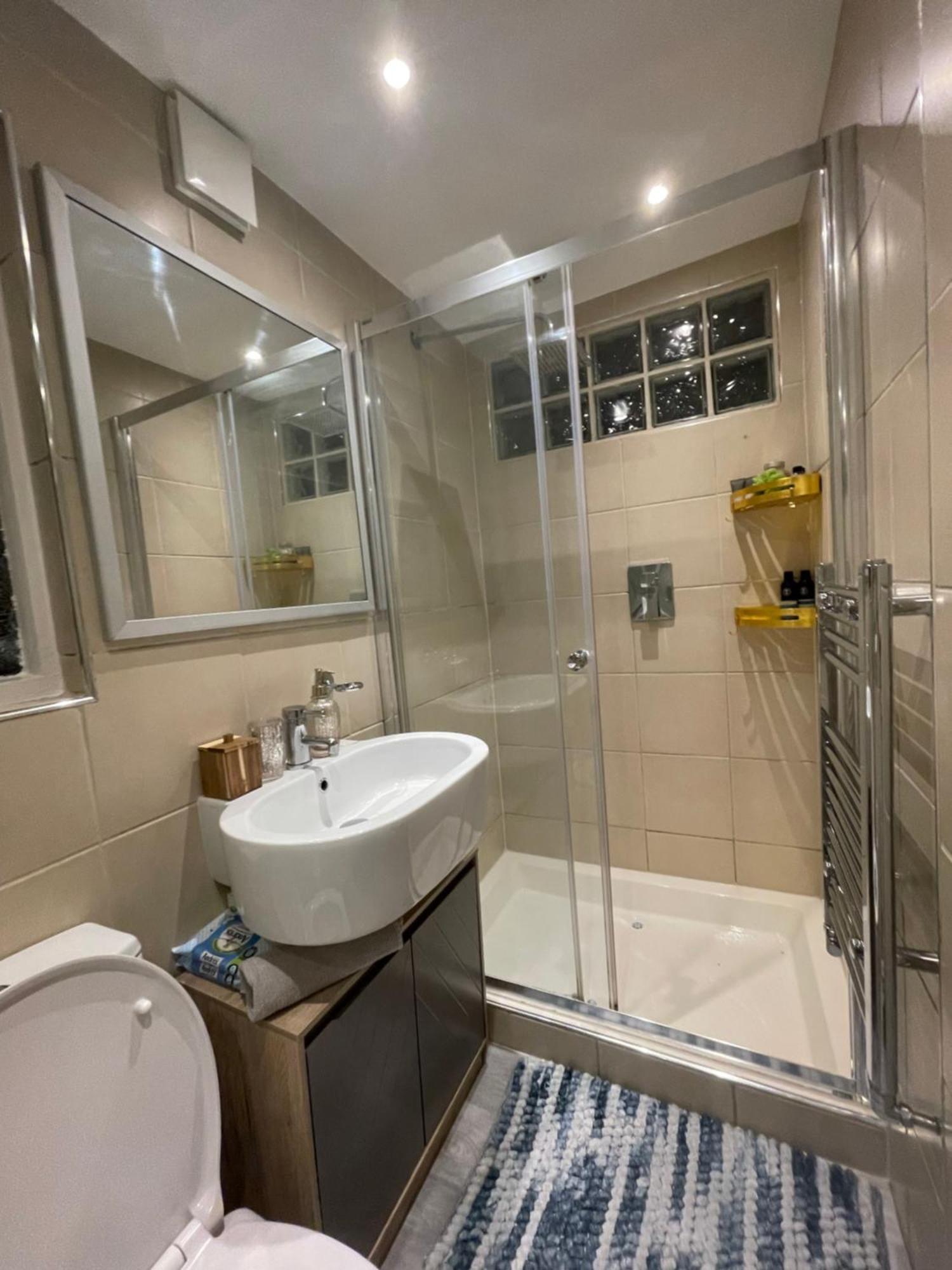 Queen Bedroom In Maida Vale 런던 외부 사진