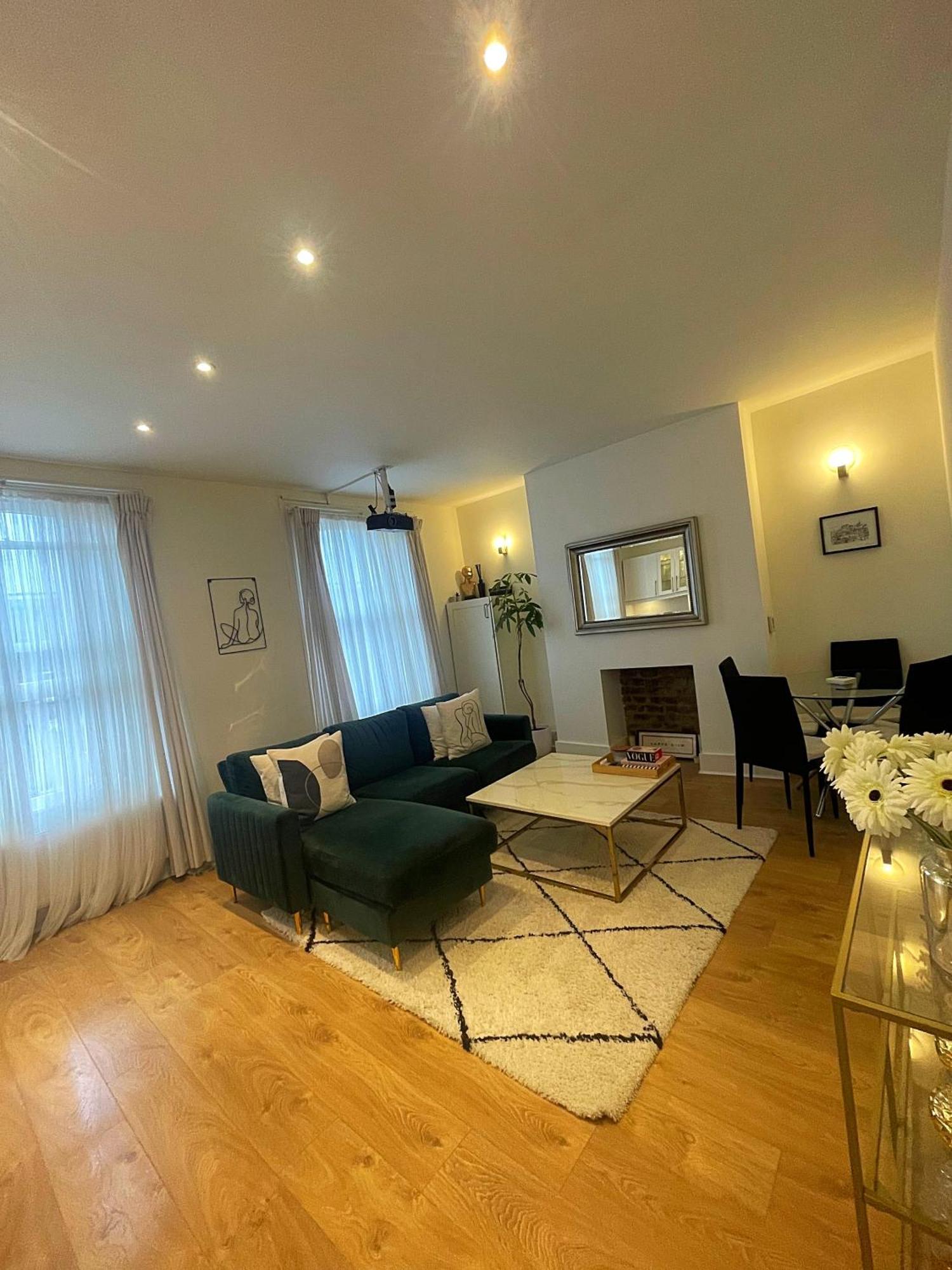 Queen Bedroom In Maida Vale 런던 외부 사진
